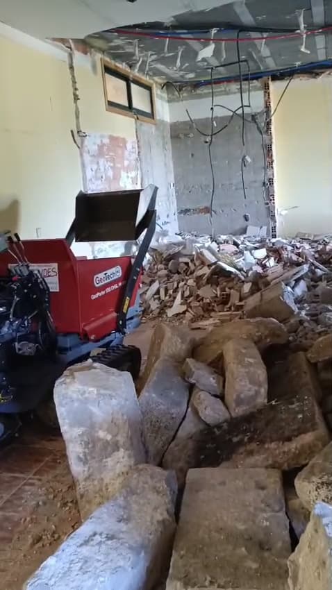 Minidumper para traslado de escombros en interiores