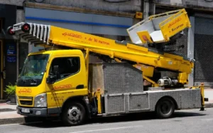 Plataforma elevadora por fachada en Ourense