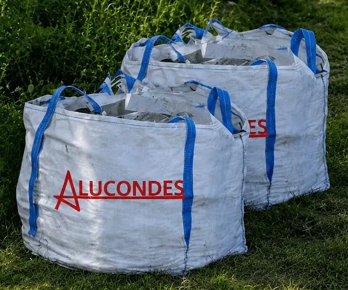 Retirada de sacos de escombro en Ourense